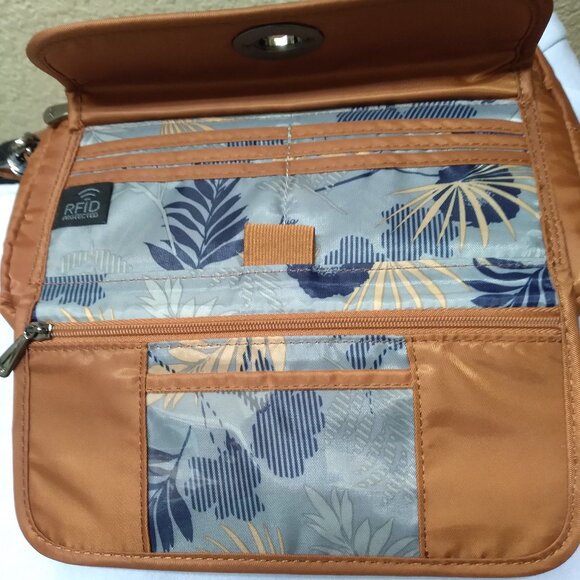 Burnt Orange Lug Quilted RFID Convertible Crossbody- Switch - Picture 2 of 9